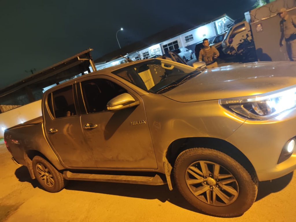 Criminosos responsáveis pelo furto de várias camionetes em Itapema são presos após perseguição policial