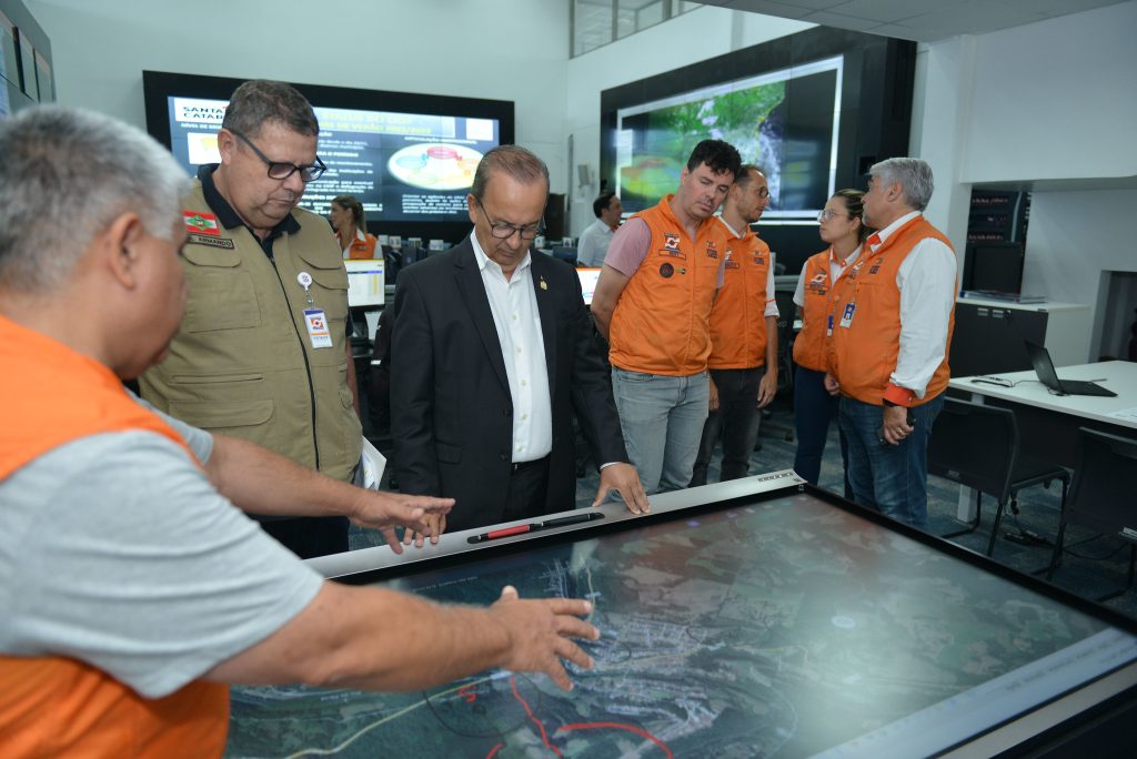 Alerta: Defesa Civil acompanha previsão de temporais intensos para o estado nas próximas horas