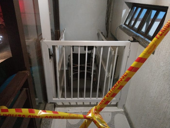 Idoso morre prensado entre a plataforma do elevador de acessibilidade e o segundo piso de um residencial geriátrico