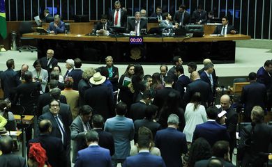 MP é aprovada e 37 novas pastas serão criadas sendo 31 ministérios e seis órgãos com status de ministério