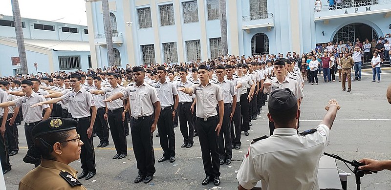 Governo federal vai encerrar programa de escolas cívico-militares