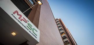 Homem que se apresentava como profissional de medicina integrativa sem formação na área é proibido de atuar em BC