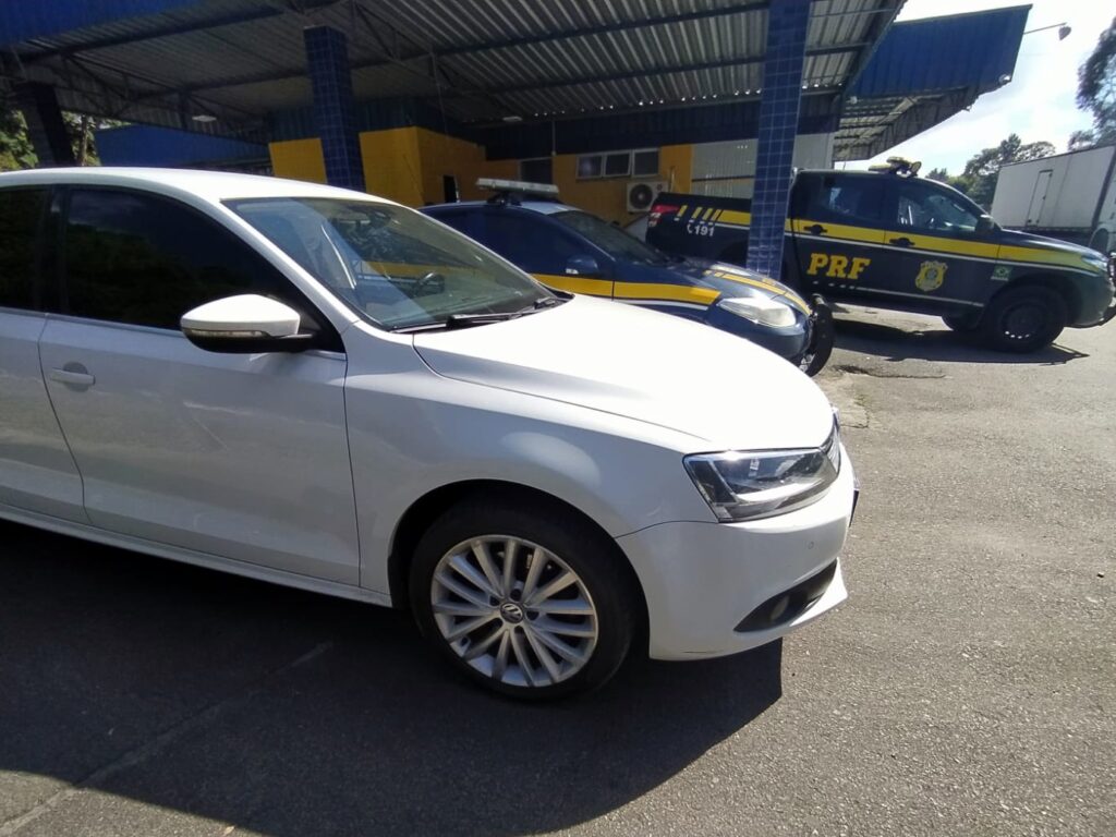 Três adolescentes de 14 e 13 anos que viajavam escondidos dos pais são interceptados na BR-280 em Rio Negrinho
