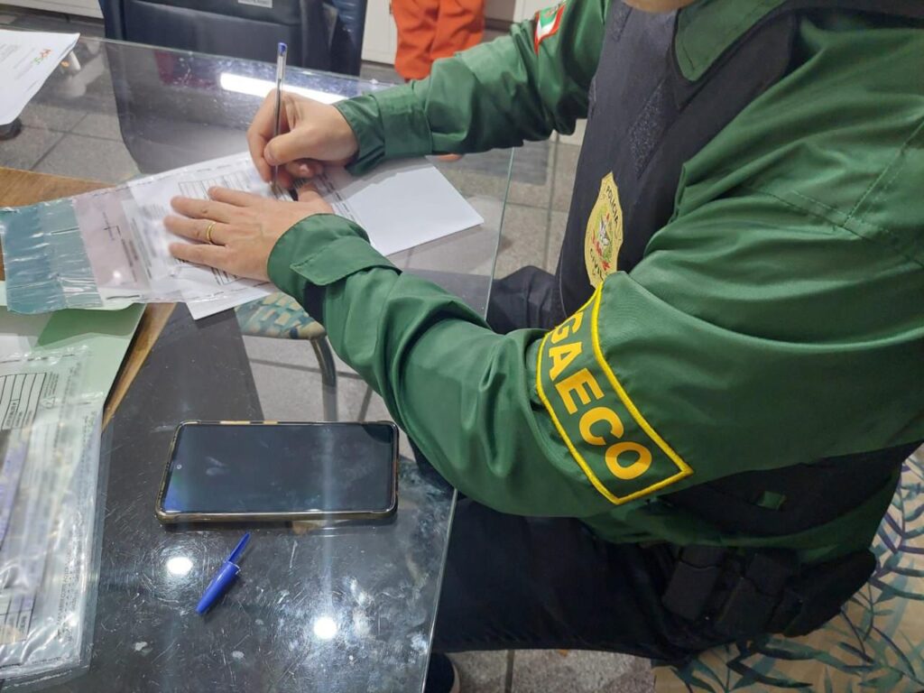 Prefeito de Criciúma, Clésio Salvaro, é alvo de buscas e 7 são presos
