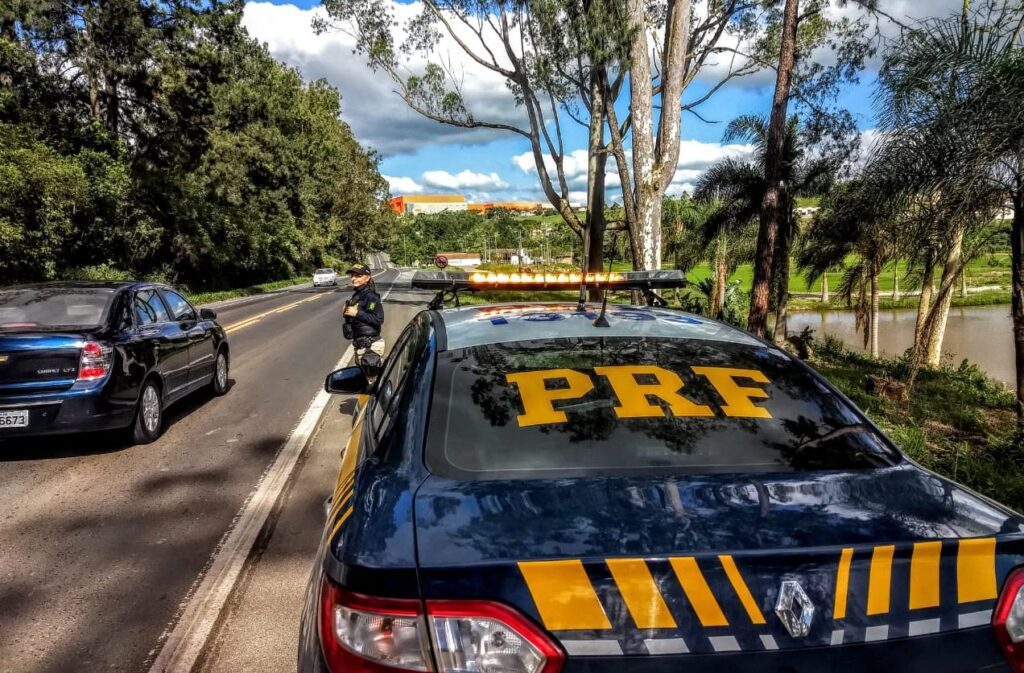 Uso do cinto de segurança será foco da Polícia Rodoviária durante operações no feriado