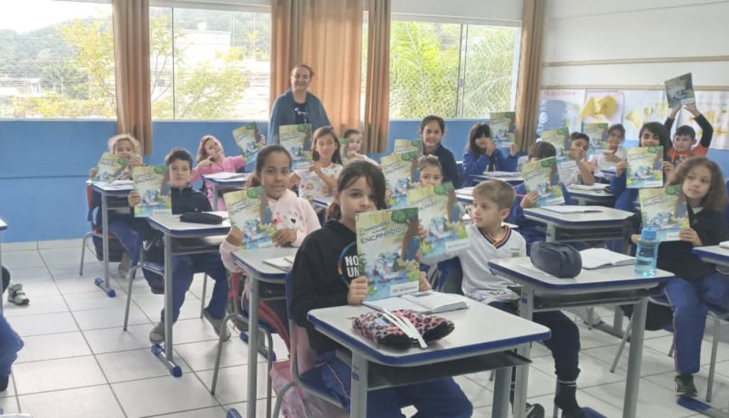 Águas de Camboriú aborda abastecimento e esgotamento sanitário nas escolas públicas