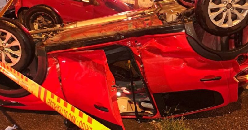 Batida de carros com capotamento deixa 3 mulheres feridas em Itapema