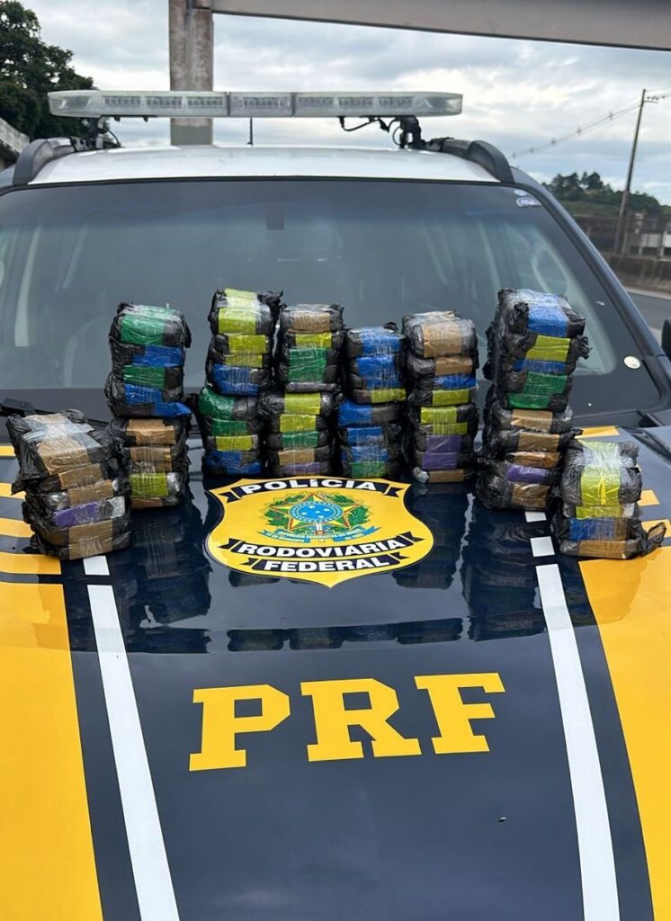 135 iphones embalados como se fossem droga são localizados em bagagem de motocicleta na BR-101