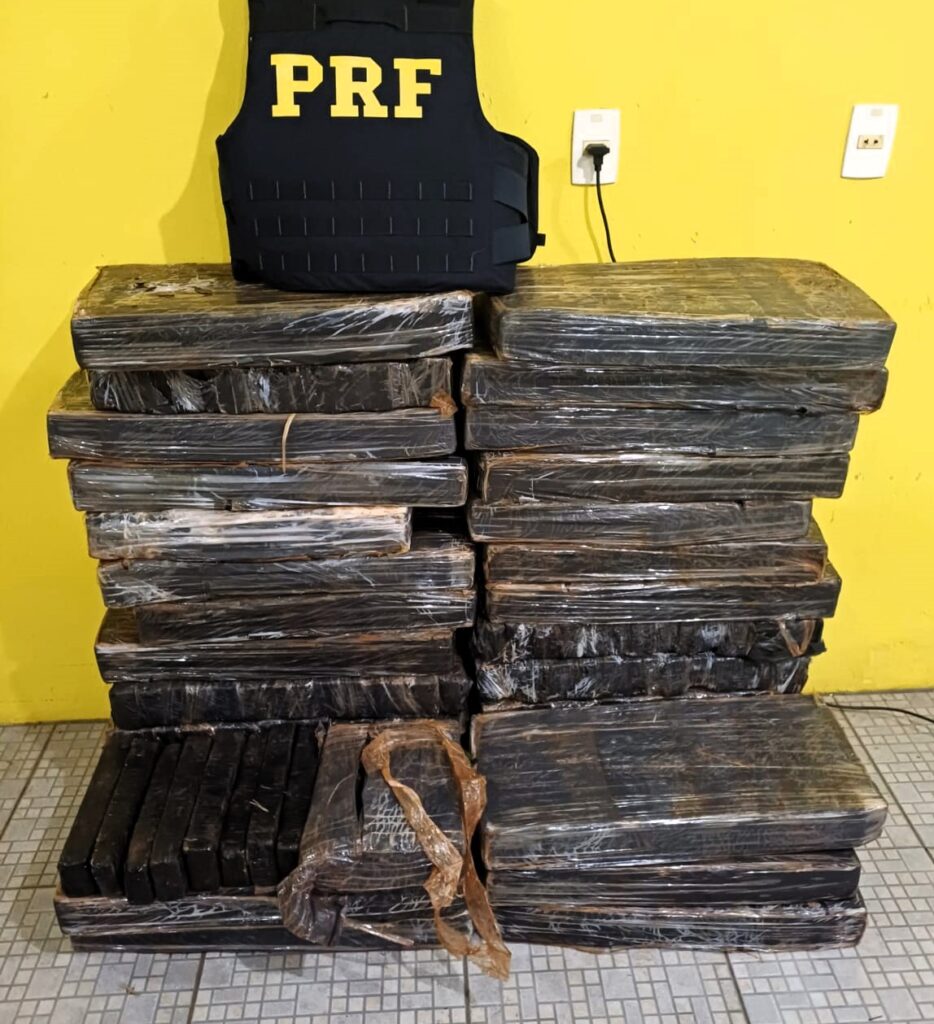 285 kg de maconha são localizados na BR-101 em Barra Velha ocultos por panos pretos