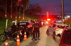 Agente penitenciário fica oito horas como refém no presídio de Itajaí