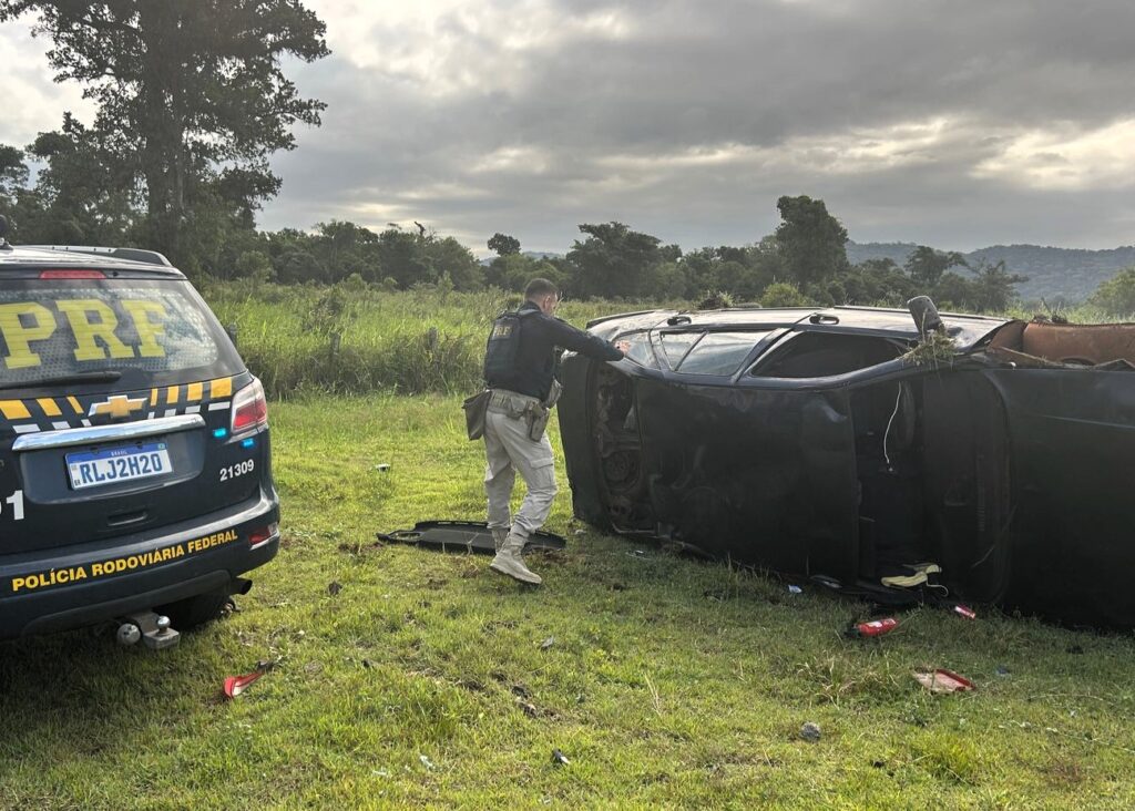 Motorista foge da fiscalização mas é preso com 140 quilos de maconha na BR-101
