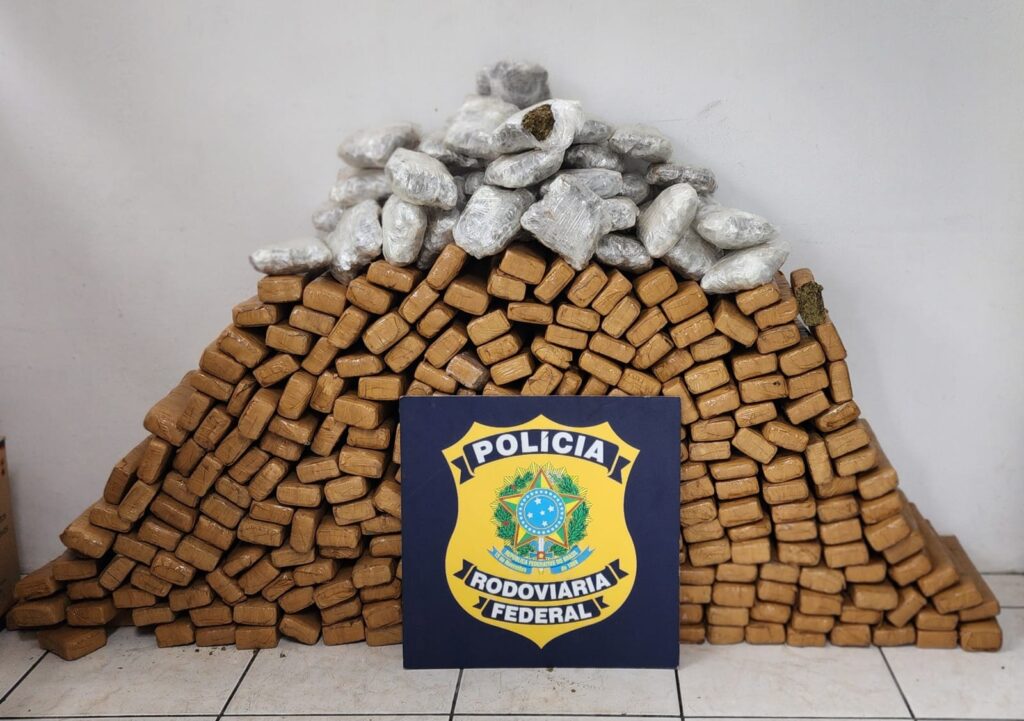 Procurado por homicídio é preso com 171 quilos de maconha e skunk em Joinville