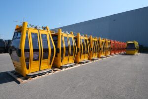 Parque Unipraias moderniza bondinhos com a elegância das cores Pininfarina