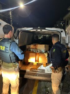 Carregamentos de 431 quilos de cocaína foram apreendidos em Biguaçu e Barra Velha nesta madrugada