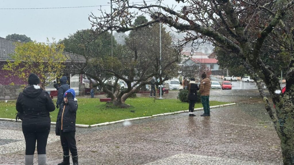 Proteção e Defesa Civil atualiza alerta e eleva para muito alto o risco de tempestades severas para o Oeste e Extremo Oeste de SC