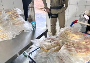 Fábrica clandestina de pizzas no Monte Alegre é interditada pela Vigilância Sanitária
