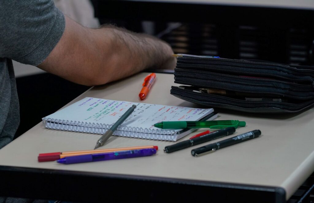 Educação de SC lança Disque-Denúncia 0800 para os programas Universidade Gratuita e Fumdesc