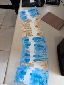 PF apreende adolescente com cédulas falsas no Oeste Catarinense