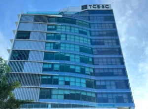 Mais de 1200 estudantes milionários receberam o Universidade Gratuita segundo relatório do TCE