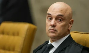Moraes decreta prisão domiciliar de Jair Bolsonaro