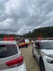 Cadáver é encontrado no rio Itajaí Mirim neste domingo