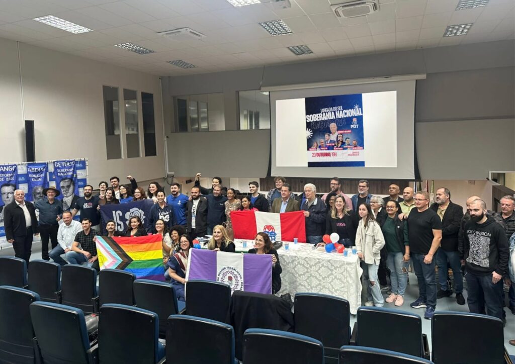 PDT-SC convida vereadora Ciça Müller para disputar vaga na Alesc em 2026 com apoio de Requião