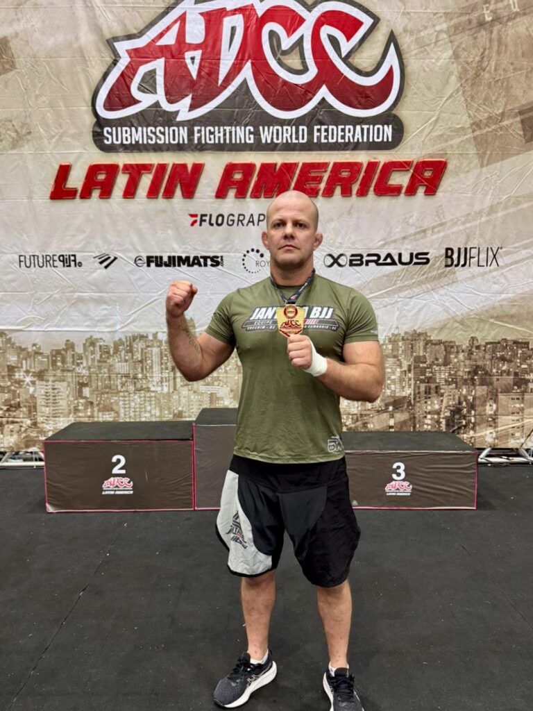 Atleta policial d12º BPM conquista título internacional de JIU-JITSU