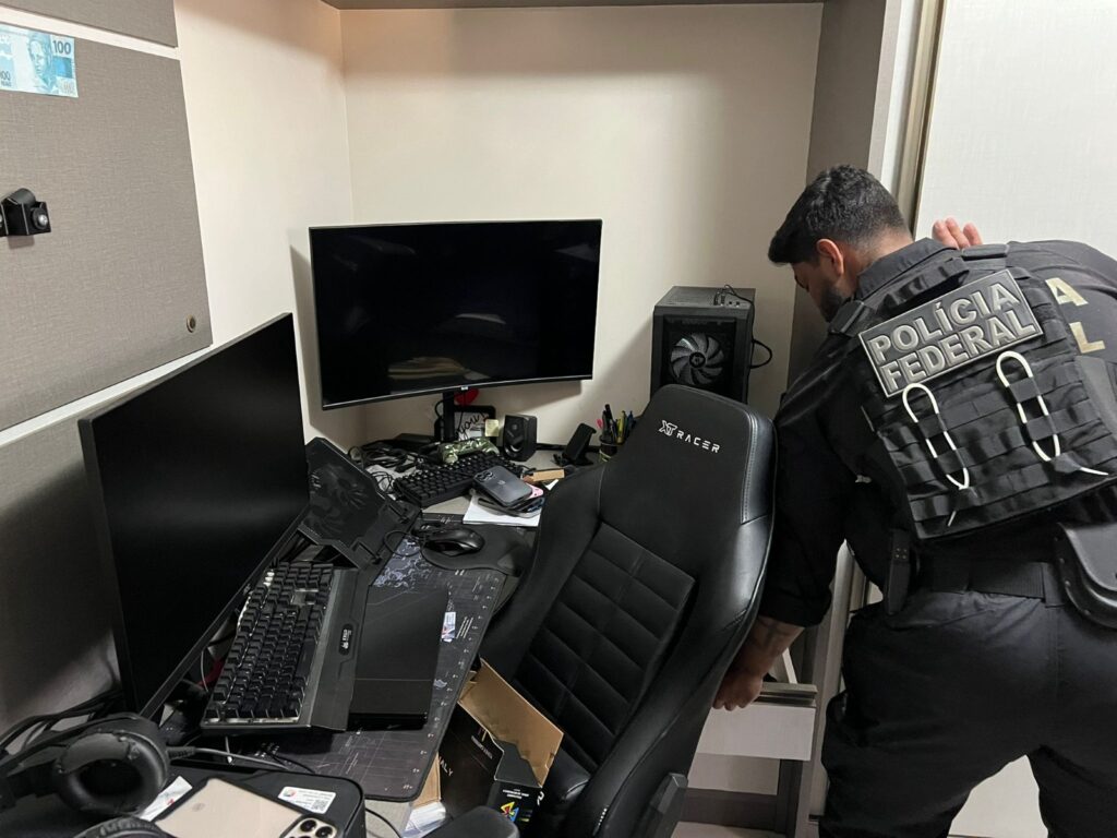 PF realiza prisões em Balneário e Camboriú em Operação contra fraudes na CEF