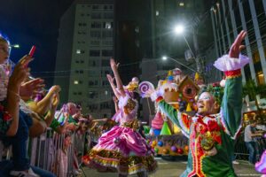 Primeiro desfile natalino apresenta espetáculo Minha Noite de Natal