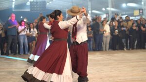 Acampamento Farroupilha de Balneário Camboriú foi homenageado no Rio Grande do Sul