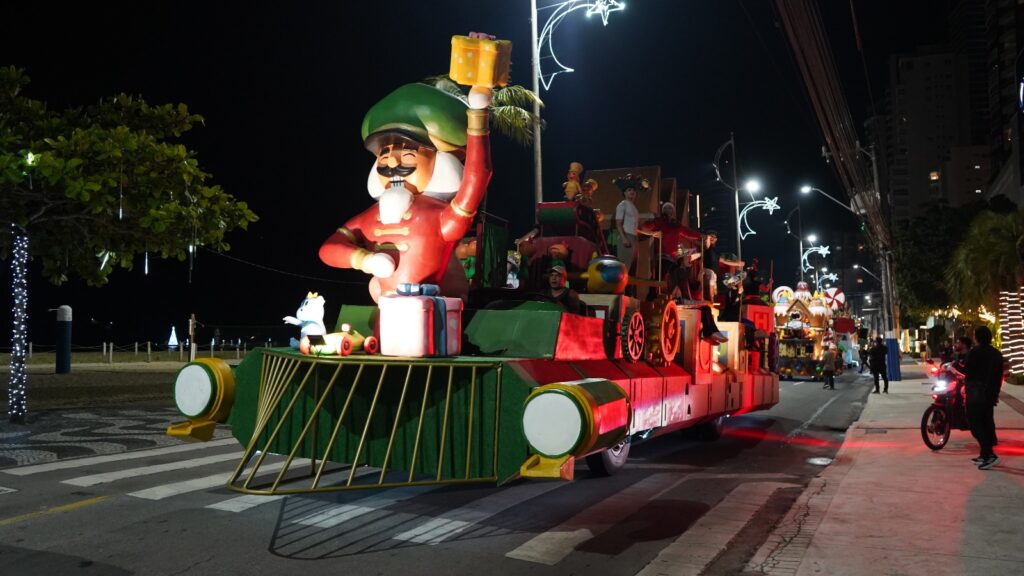 Primeiro desfile natalino apresenta espetáculo Minha Noite de Natal