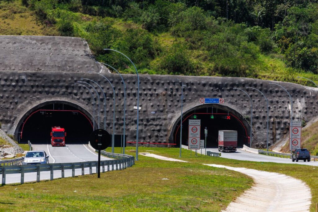 Contorno de Florianópolis terá bloqueio para manutenção nos túneis