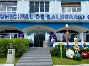 De cara nova: Reforma externa da sede da Prefeitura de BC será inaugurada nesta sexta-feira