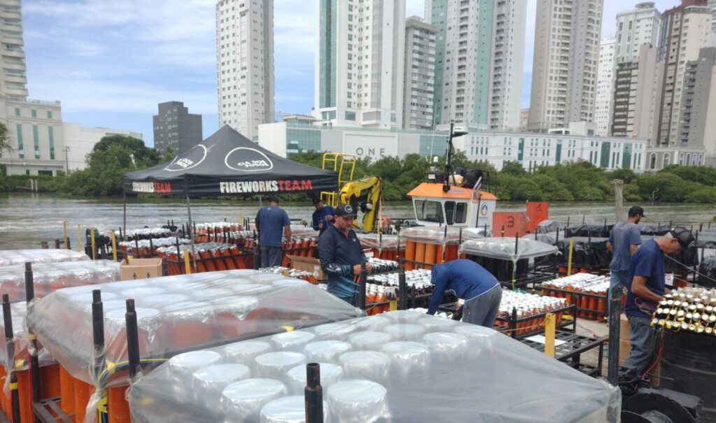 Material pirotécnico para o Réveillon de Balneário Camboriú é fiscalizado
