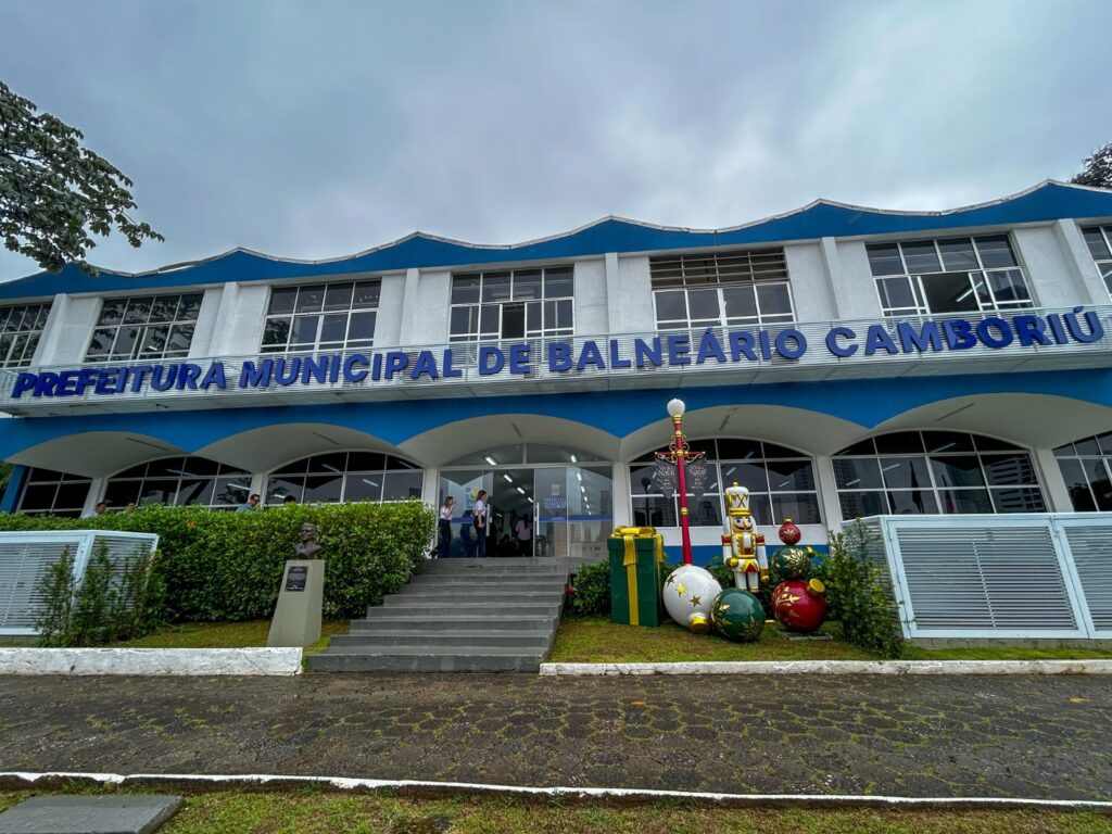 Funcionário da prefeitura de BC é demitido após apresentar atestado médico falso