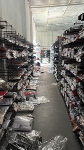 Mais de R$1,5 milhão são apreendidos em roupas falsificadas em Brusque