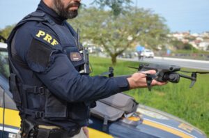 Drones da PRF reforçam fiscalização nas rodovias federais durante o feriadão
