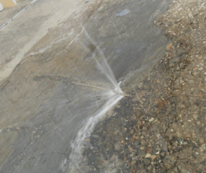 Comunicar vazamentos à Águas de Camboriú é simples e ajuda a evitar falta de água 