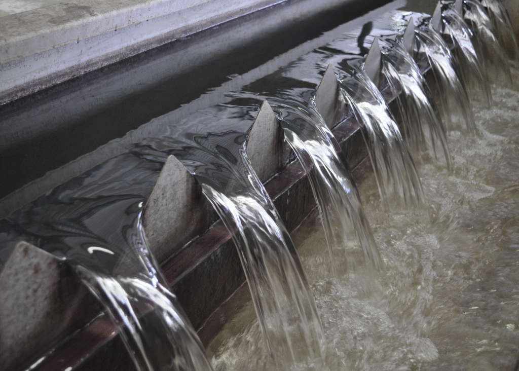 Águas de Camboriú explica as etapas do tratamento de esgoto e reforça importância do saneamento para a saúde pública 