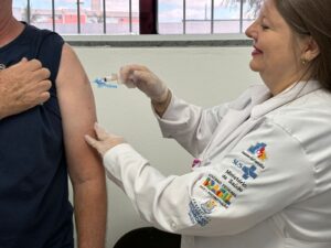 Dia D de vacinação contra a gripe acontece neste sábado em Balneário Camboriú