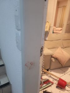 Homem é morto após invadir apartamento e agredir companheira