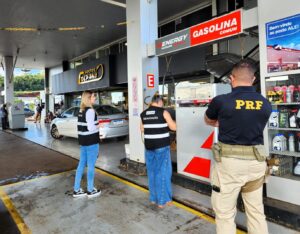 Força-tarefa fiscaliza mais de 100 postos contra preços abusivos em Santa Catarina