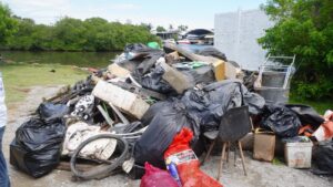 5,9 toneladas de resíduos foram retiradas durante a ação de limpeza do Rio e afluentes