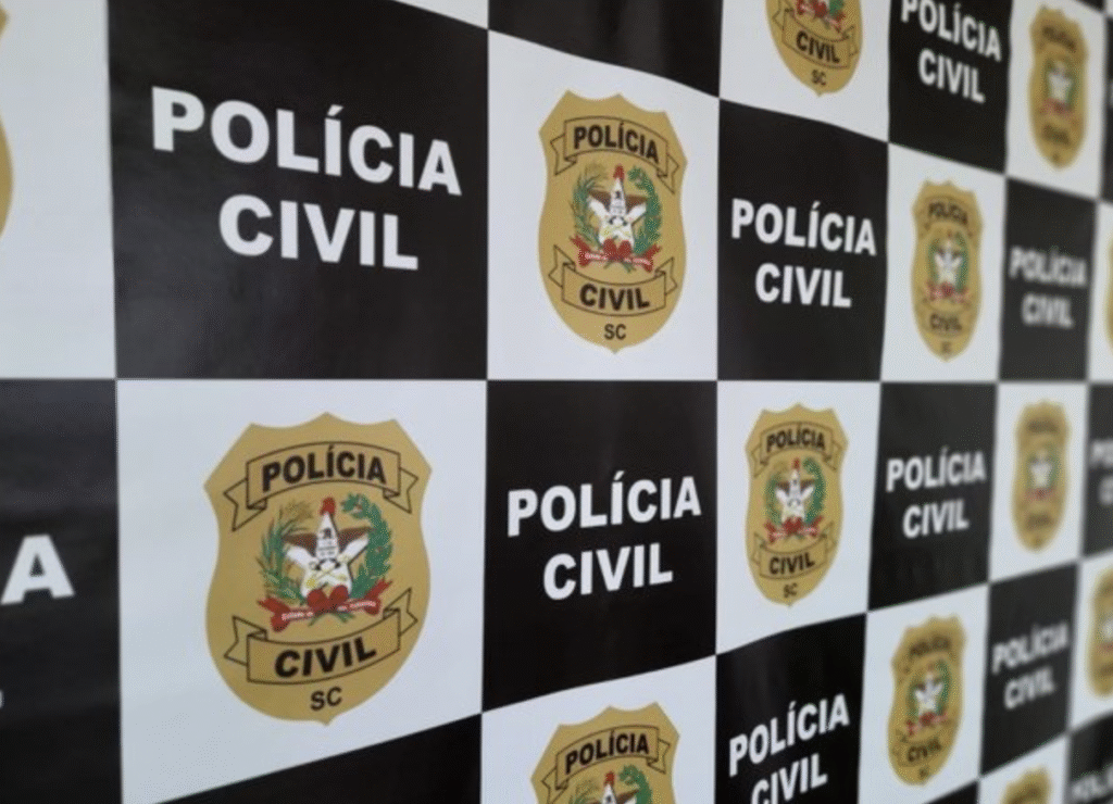 Mulher suspeita de integrar associação criminosa voltada ao “golpe do bilhete” é presa em Camboriú