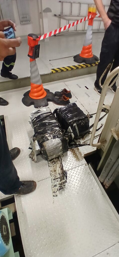 35 quilos de cocaína são encontrados navio no Porto de Itapoá