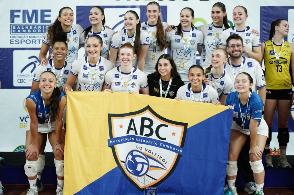 Balneário Camboriú conquista título do Campeonato Brasileiro Interclubes de Voleibol