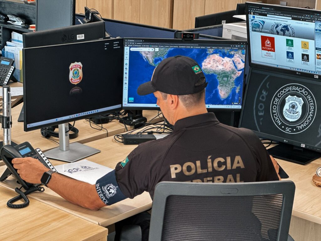 PF prende dois foragidos internacionais em Santa Catarina