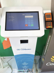 Atendimento de Águas de Camboriú fica mais rápido com a utilização de totens 
