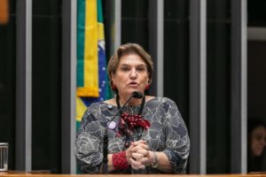 Ministra Márcia Lopes participa de atos federais em Balneário Camboriú