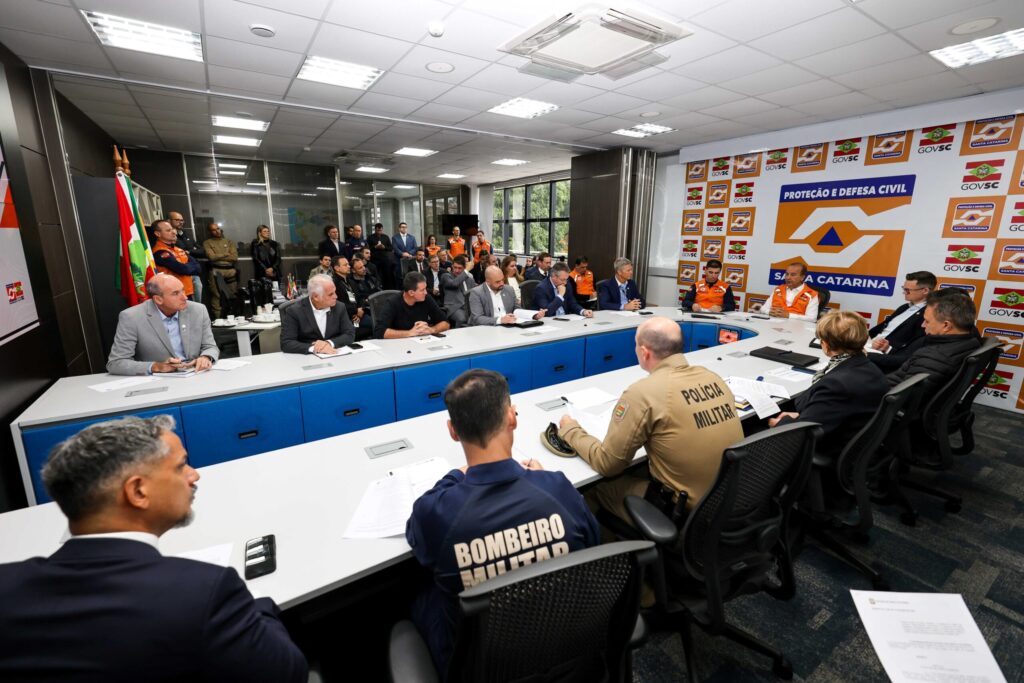 Comitê de Gestão de Crises realiza primeira reunião presencial após assinatura do Decreto de Alerta Climático